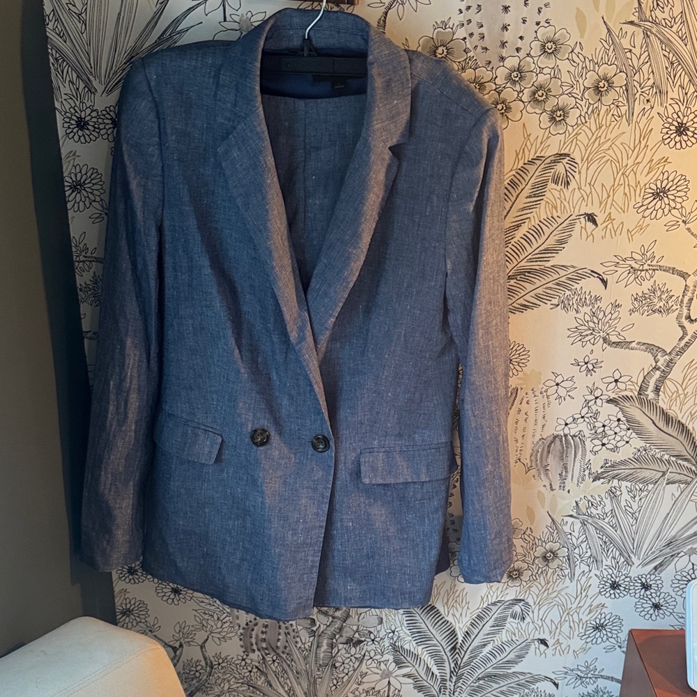 Ann Taylor Linen Shorts and Blazer Set - Picture 5 of 5